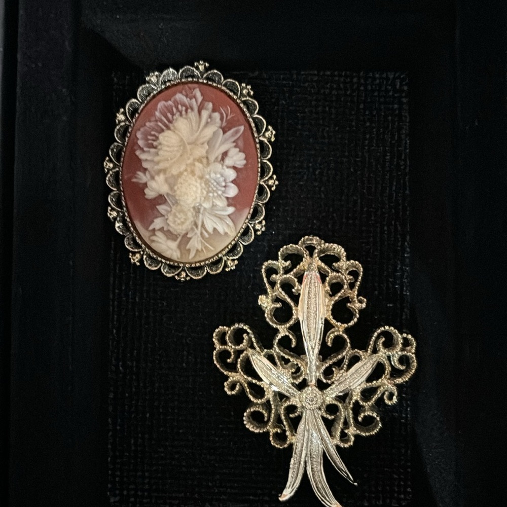 Gerry’s brooch vintage set of two brooches stamped